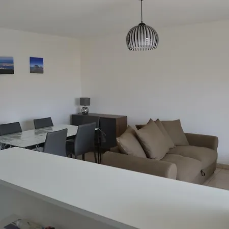 Oceanis アパート